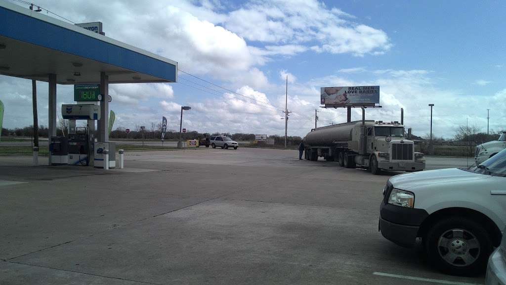 Chevron | 51267 Hwy 290 E, Hempstead, TX 77445, USA | Phone: (979) 921-9114