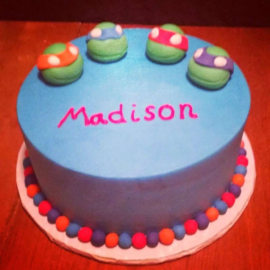 Mad Batter Bakery | 727 W 950 S, Star City, IN 46985, USA | Phone: (574) 242-8056