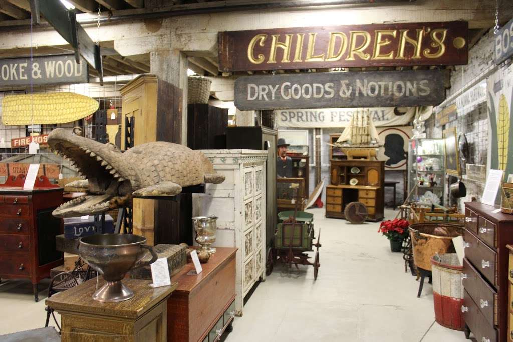 Rivertowne Antique Center | 125 Bank Ave, Columbia, PA 17512, USA | Phone: (717) 684-8514