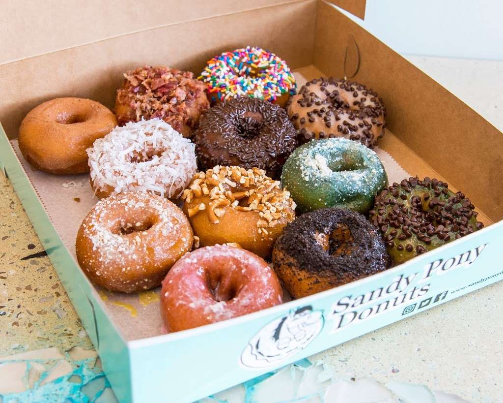 Sandy Pony Donuts | 2444 Solomons Island Rd suite d1, Annapolis, MD 21401, USA | Phone: (301) 873-3272