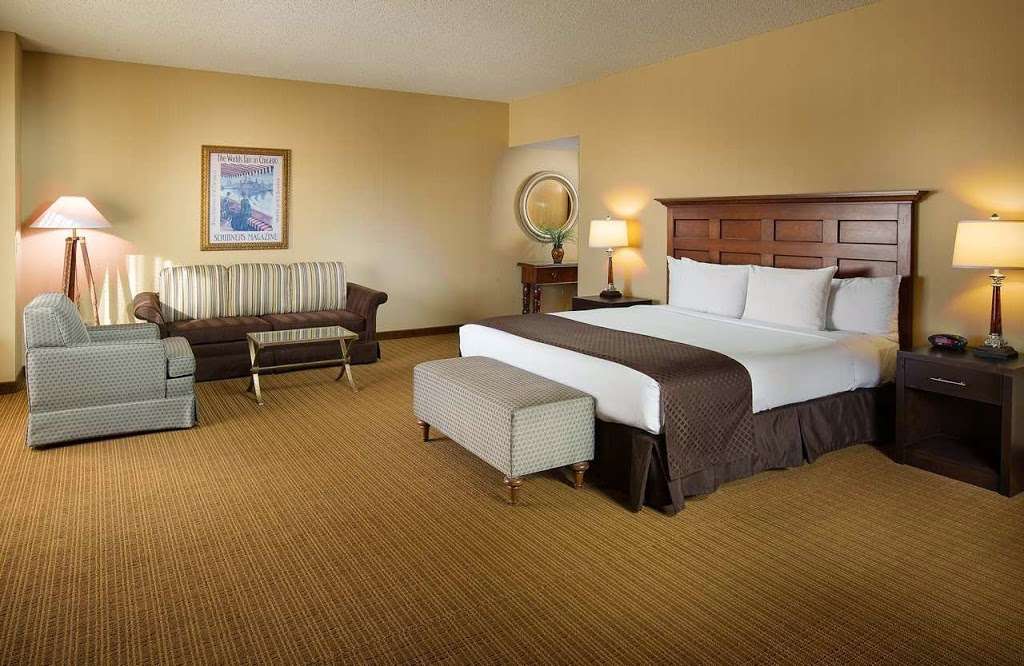 DoubleTree by Hilton | 5460 N River Rd, Rosemont, IL 60018, USA | Phone: (847) 292-9100
