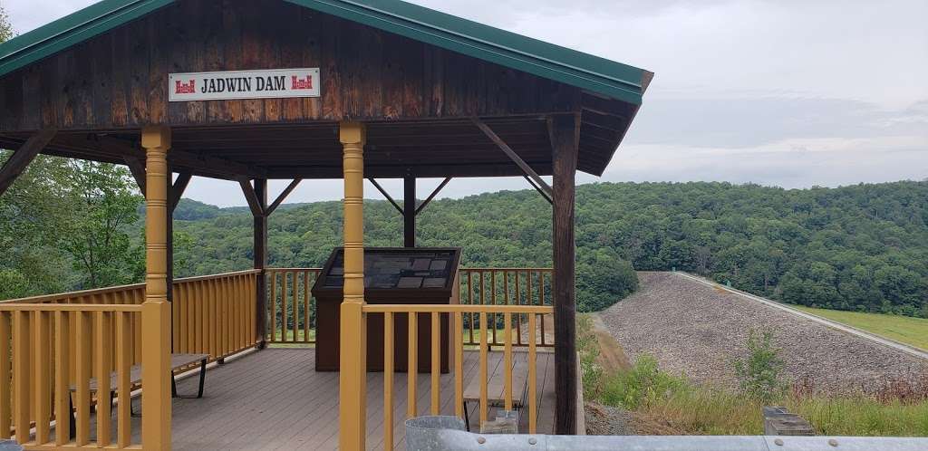 Observation shack | Hancock Hwy, Honesdale, PA 18431, USA