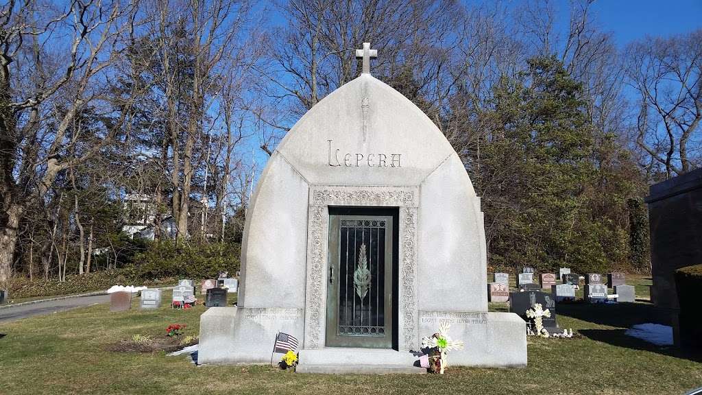 Saint Patricks Cemetery | Huntington Rd, Cold Spring Harbor, NY 11724, USA | Phone: (631) 385-3311