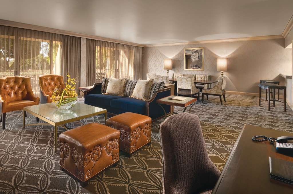 The Phoenician, a Luxury Collection Resort, Scottsdale | 6000 E Camelback Rd, Scottsdale, AZ 85251, USA | Phone: (480) 941-8200