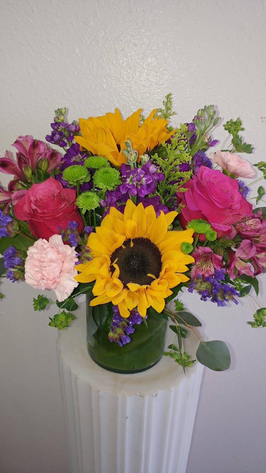 Blooming Flowers | 1204 W 1st St, Santa Ana, CA 92703, USA | Phone: (714) 664-0944