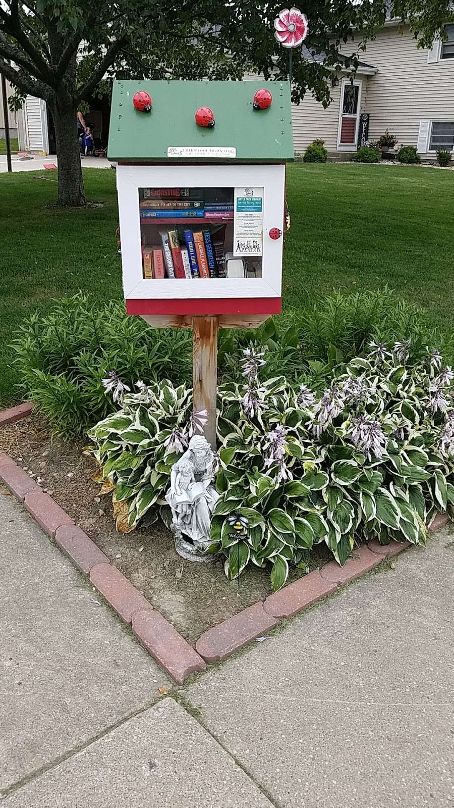 Little Free Library #53540 | 1212 3rd St, Harvard, IL 60033, USA