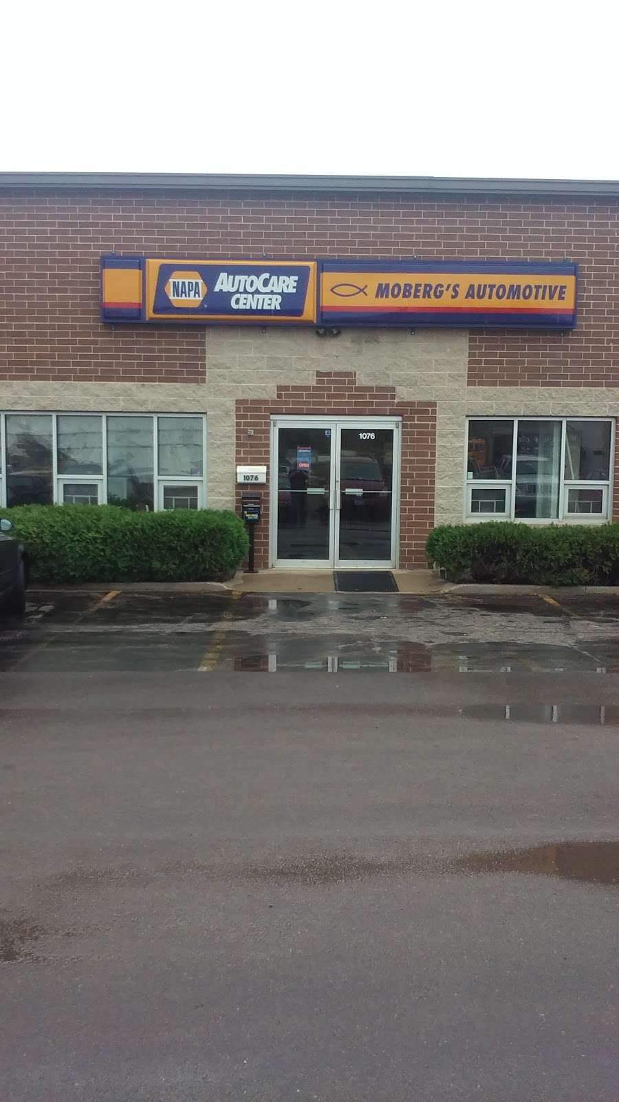 Mobergs Automotive Repair | 1076 E Park Ave, Libertyville, IL 60048, USA | Phone: (847) 362-8905