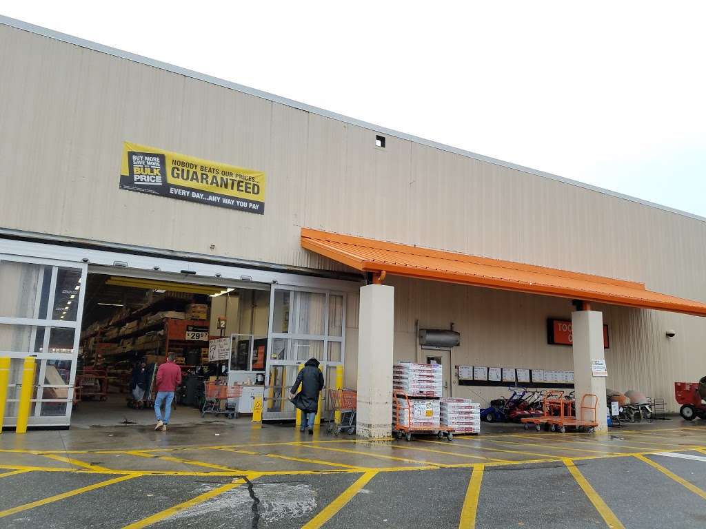 The Home Depot - hardware store  | Photo 2 of 10 | Address: 1055 Paterson Plank Rd, Secaucus, NJ 07094, USA | Phone: (201) 271-1200