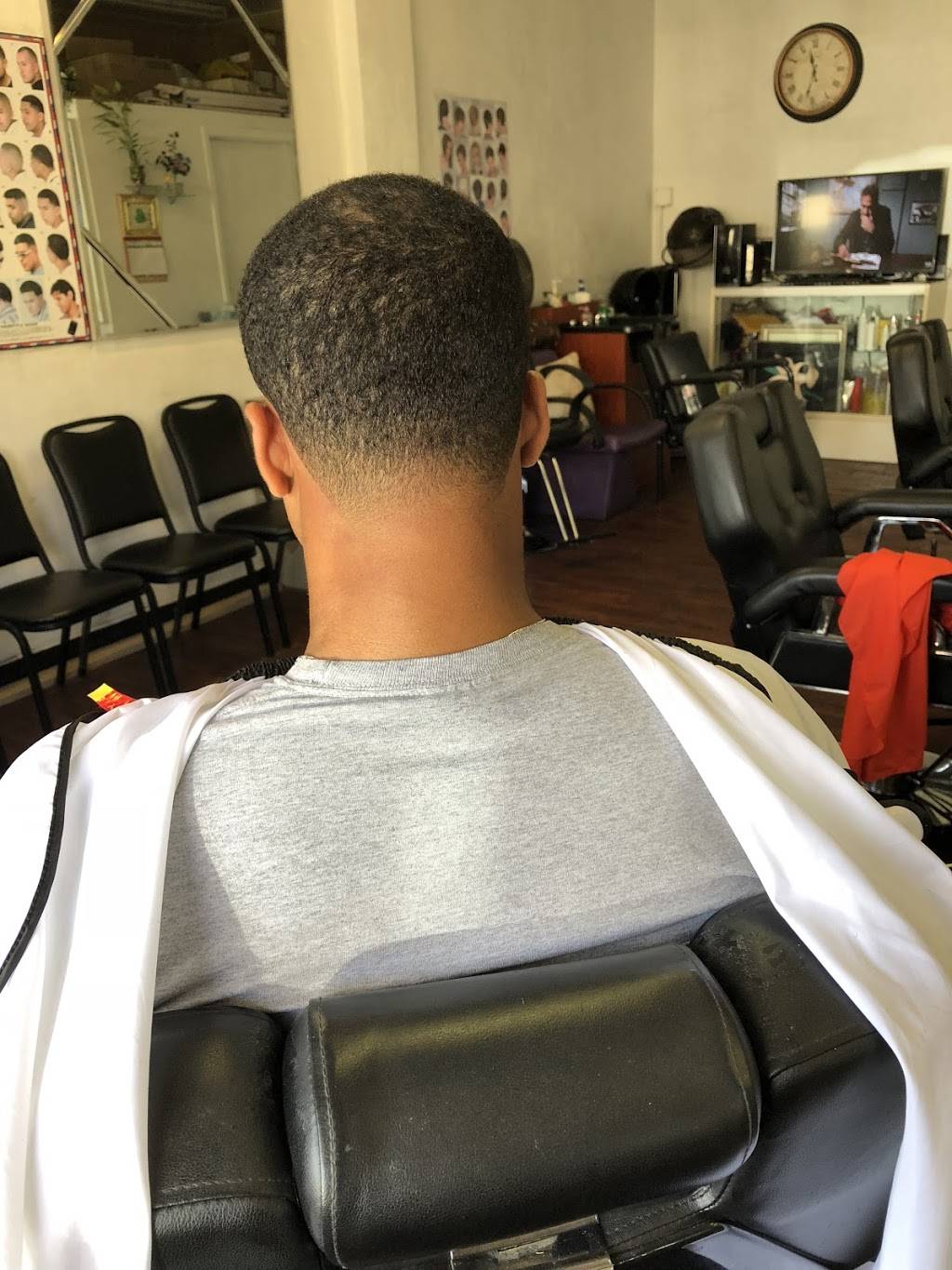 Carinas Barber & Hairstyling | 915 Lehua Ave, Pearl City, HI 96782, USA | Phone: (808) 391-1369