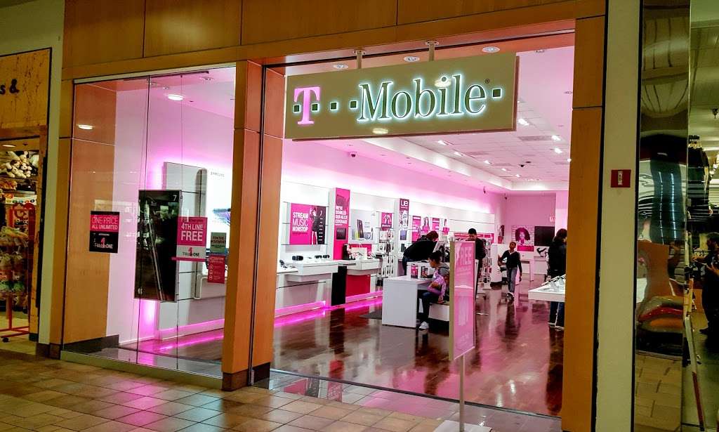 T-Mobile | 6020 E 82nd St Ste 312, Indianapolis, IN 46250, USA | Phone: (317) 578-2386