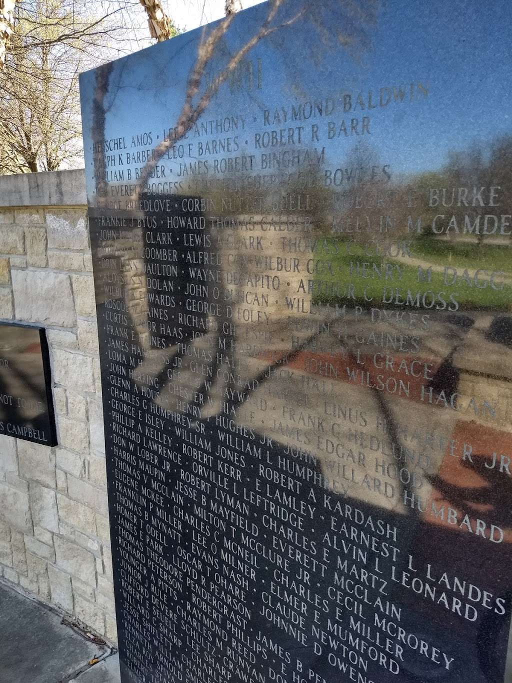 Clay County Veterans Memorial | 555 NE Vivion Rd, Kansas City, MO 64116, USA | Phone: (816) 513-7500