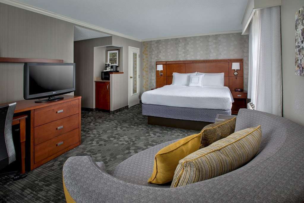 Courtyard by Marriott Tinton Falls Eatontown | 600 Hope Rd, Tinton Falls, NJ 07724, USA | Phone: (732) 389-2100