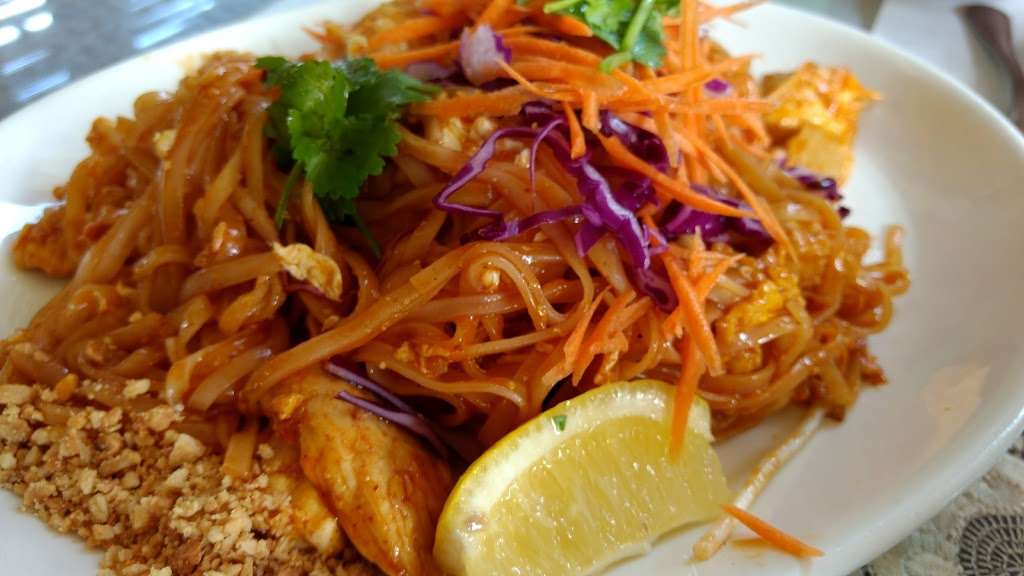 Thai Kitchen | 3425 Broadway St, American Canyon, CA 94503, USA | Phone: (707) 652-5871