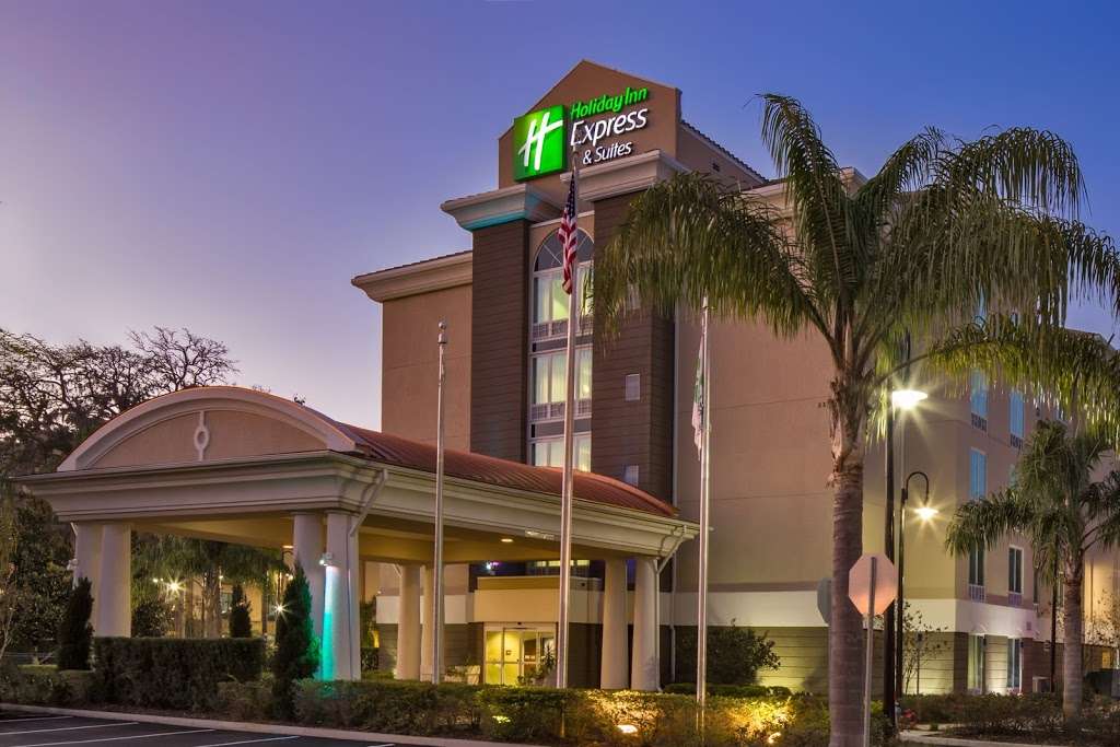 Holiday Inn Express & Suites Orlando - Apopka | 238 S Line Dr, Apopka, FL 32703, USA | Phone: (407) 880-7868