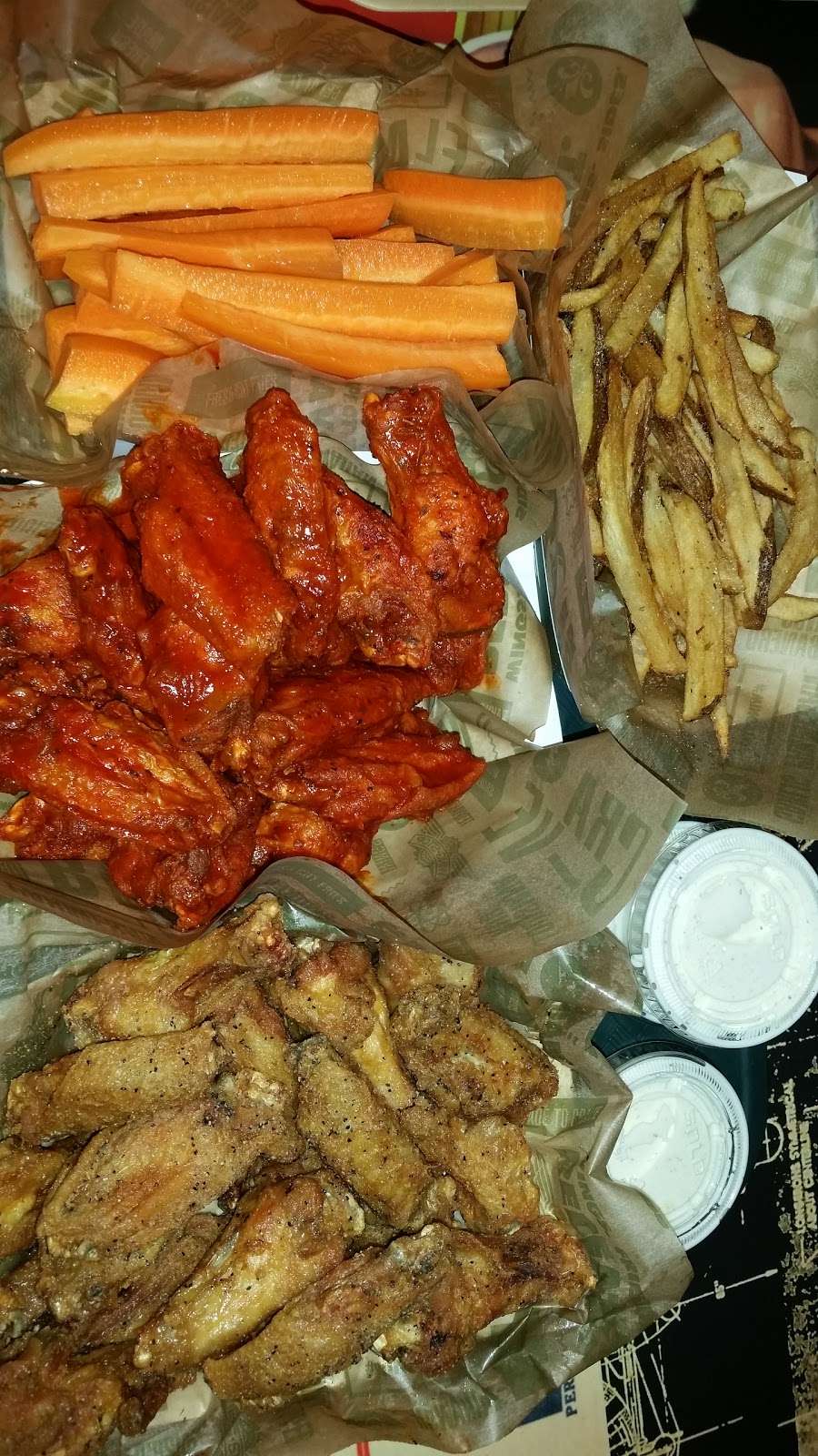 Wingstop | 186 E Easton St E, Rialto, CA 92376, USA | Phone: (909) 875-9464