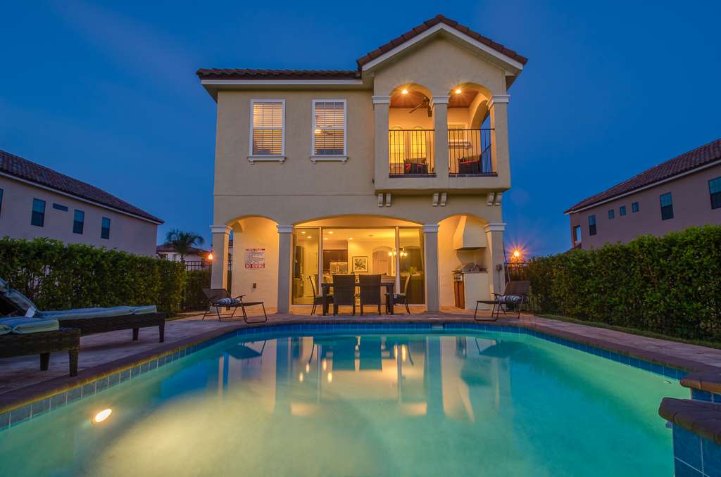 Luxury Florida Rentals | 9230 US-192 suite c, Clermont, FL 34714, USA | Phone: (407) 401-9440