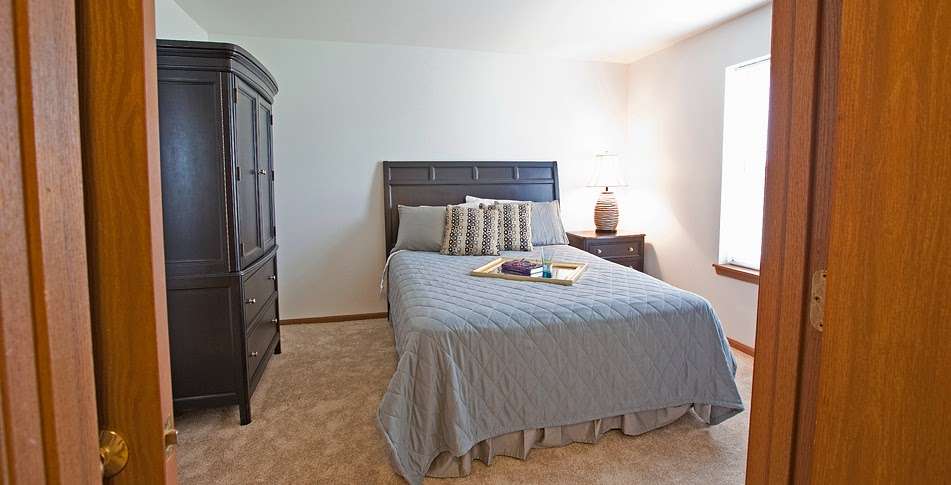 Meadowood Apartments | 1387 30th Ave, Kenosha, WI 53144, USA | Phone: (262) 552-9080