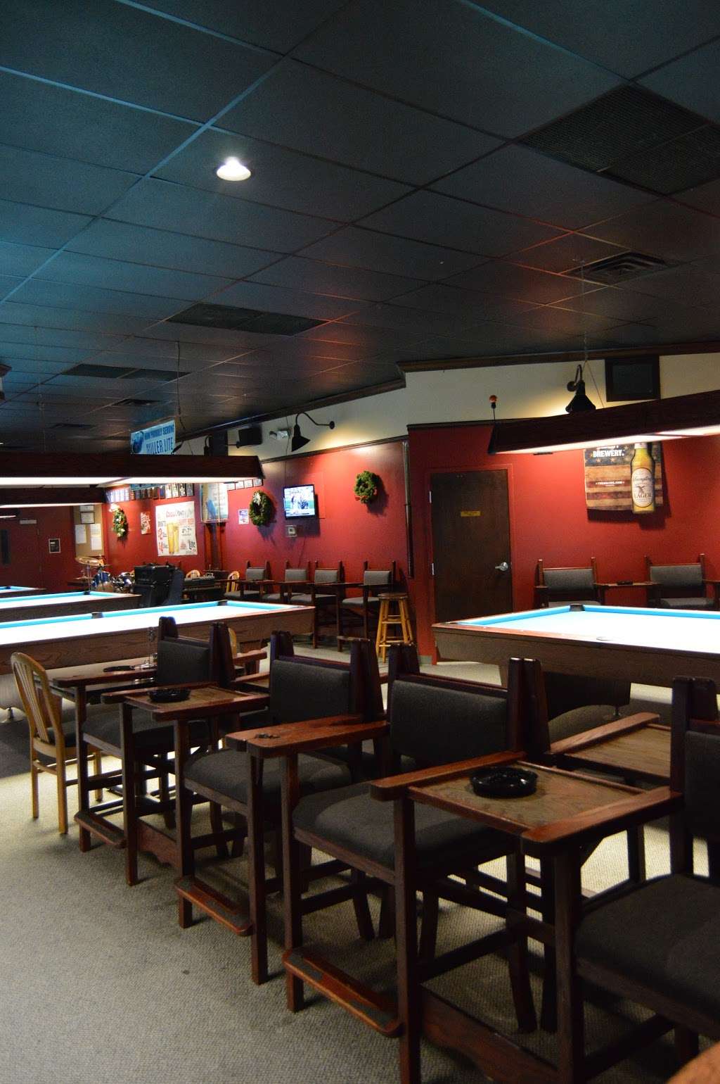 Blue Fox Billiards Bar & Grill | 1160 Millwood Pike, Winchester, VA 22602, USA | Phone: (540) 665-2114