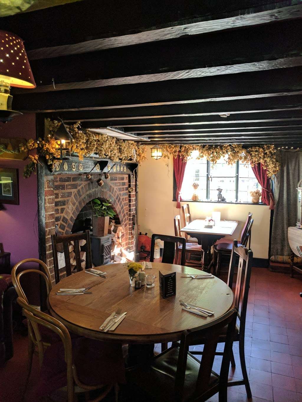 The Spotted Dog | 6 Saint’s Hill, Penshurst, Tonbridge TN11 8EG, UK | Phone: 01892 870253