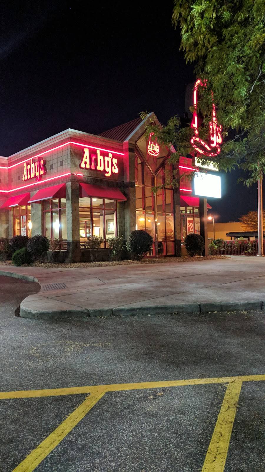 Arbys | 3000 Snelling Ave, Minneapolis, MN 55406, USA | Phone: (612) 724-8612