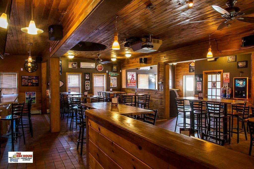 Hen House Sports Bar & Grille | 85 S Main St, Newton, NH 03858, USA | Phone: (603) 382-1705