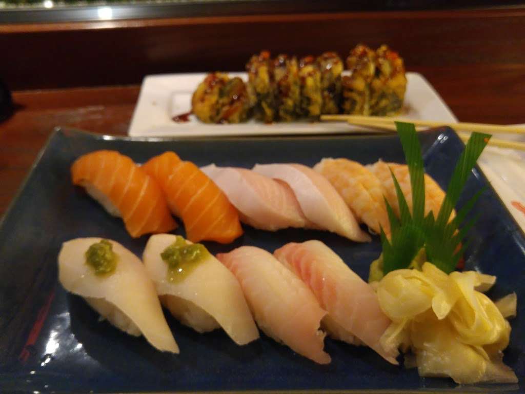 Halu Sushi & Asian Bistro | 17525 S Golden Rd, Golden, CO 80401, USA | Phone: (303) 279-5231