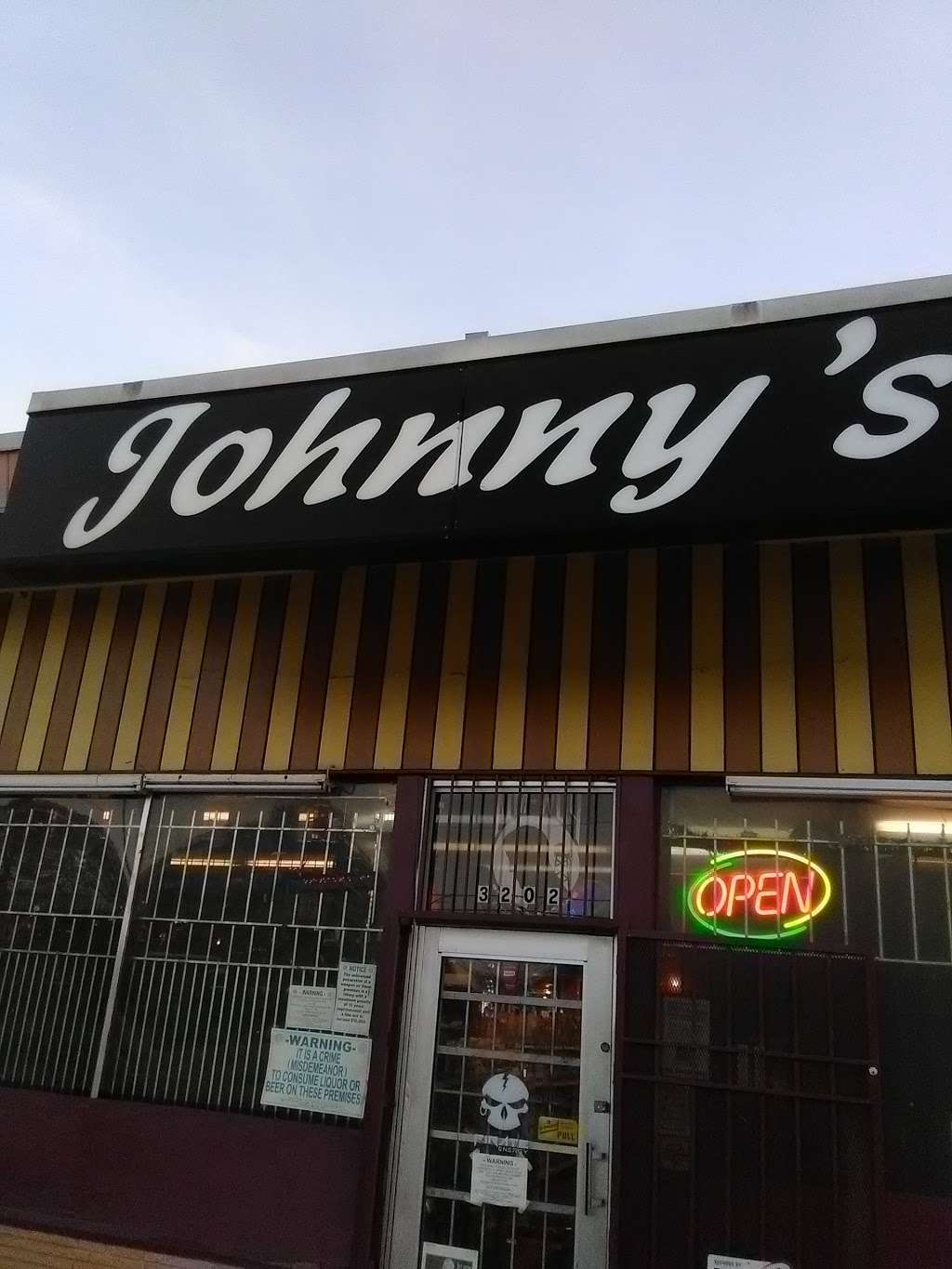 Johnnys Payless Liquor | 3202 Samuell Blvd, Dallas, TX 75223 | Phone: (214) 828-8003