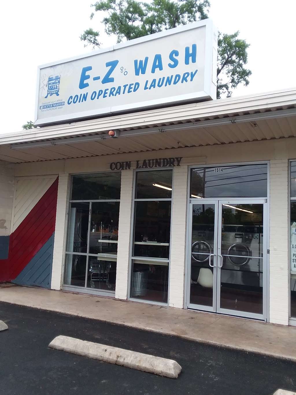 E-Z Wash | 1514 Castroville Rd, San Antonio, TX 78237, USA | Phone: (210) 359-9274