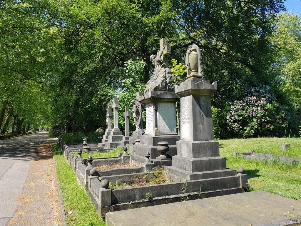 City of London Cemetery & Crematorium | Aldersbrook Rd, Manor Park, London E12 5DQ, UK | Phone: 020 8530 2151