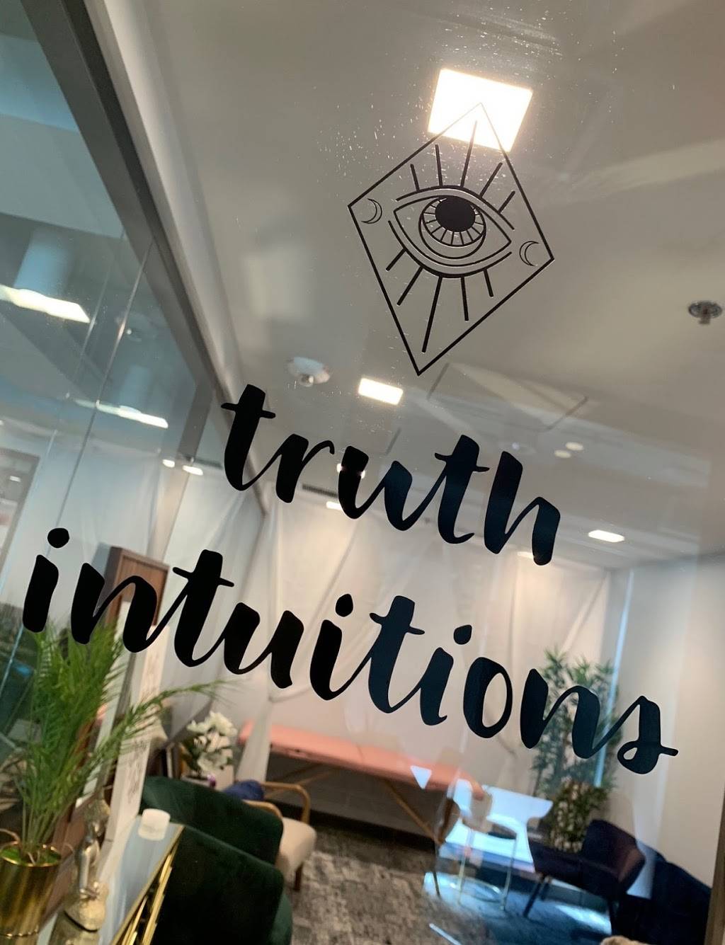 Pretty Spirits by Truth Intuitions | 145 W Broadway, Long Beach, CA 90802, USA | Phone: (240) 544-7775