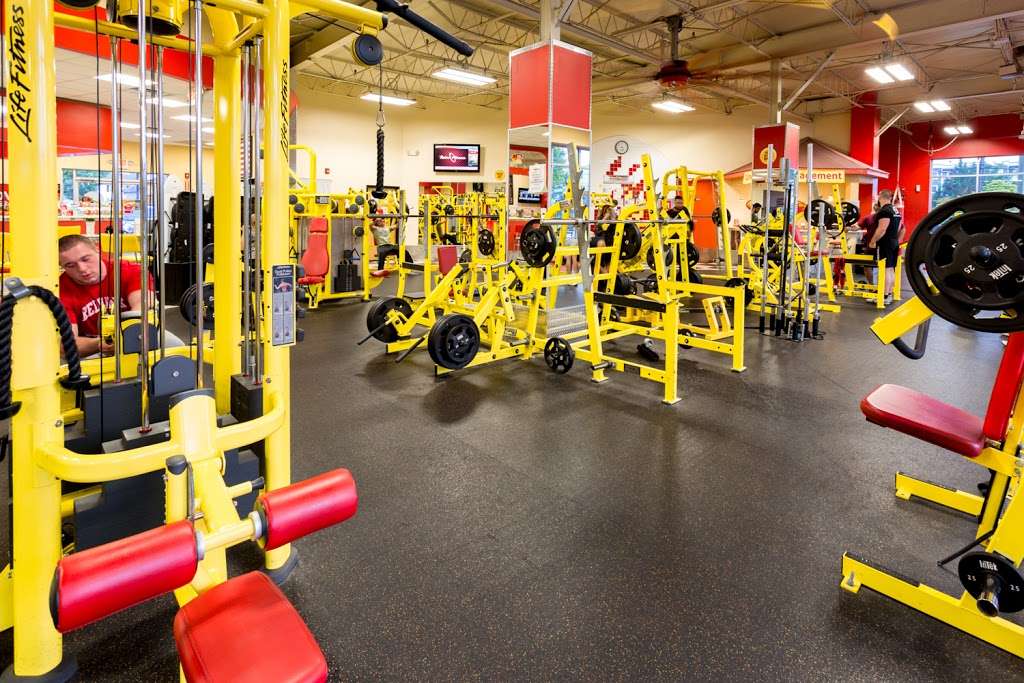 Retro Fitness | 225 Terminal Ave, Clark, NJ 07066, USA | Phone: (732) 381-0606