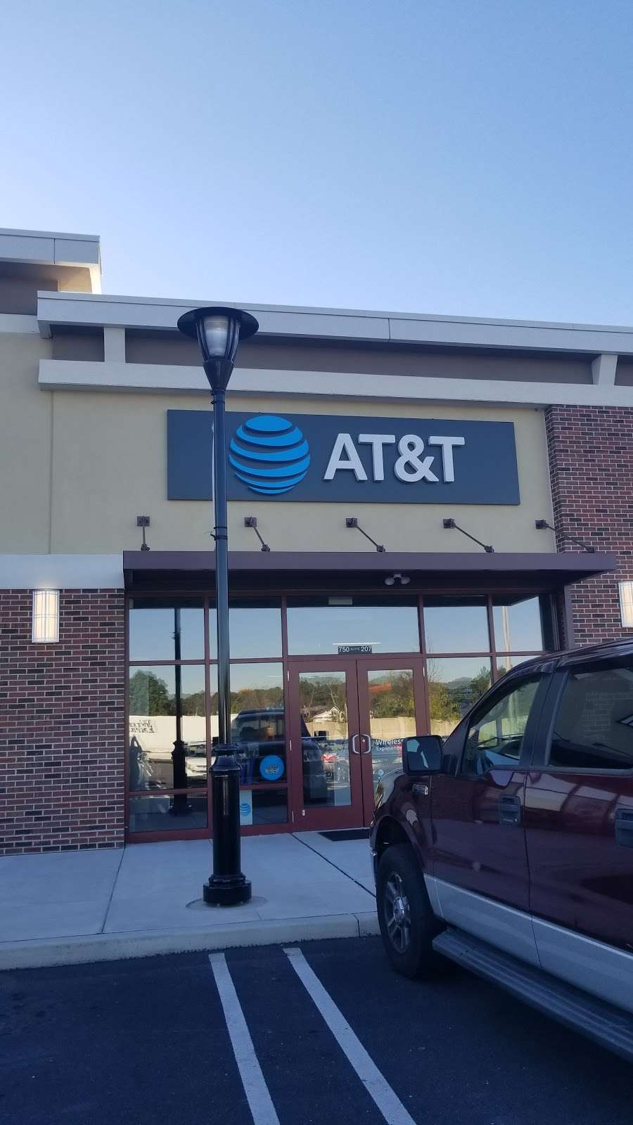 AT&T Store | 750 N Krocks Rd, Allentown, PA 18106, USA | Phone: (610) 841-3040