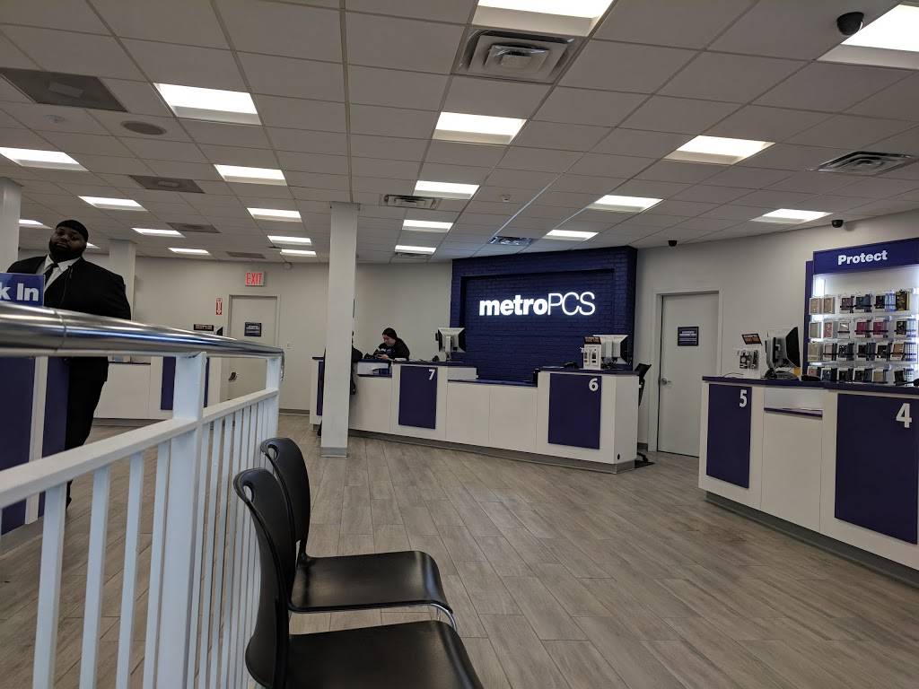 Metro by T-Mobile | 5824 Bergenline Ave, West New York, NJ 07093, USA | Phone: (201) 348-6727