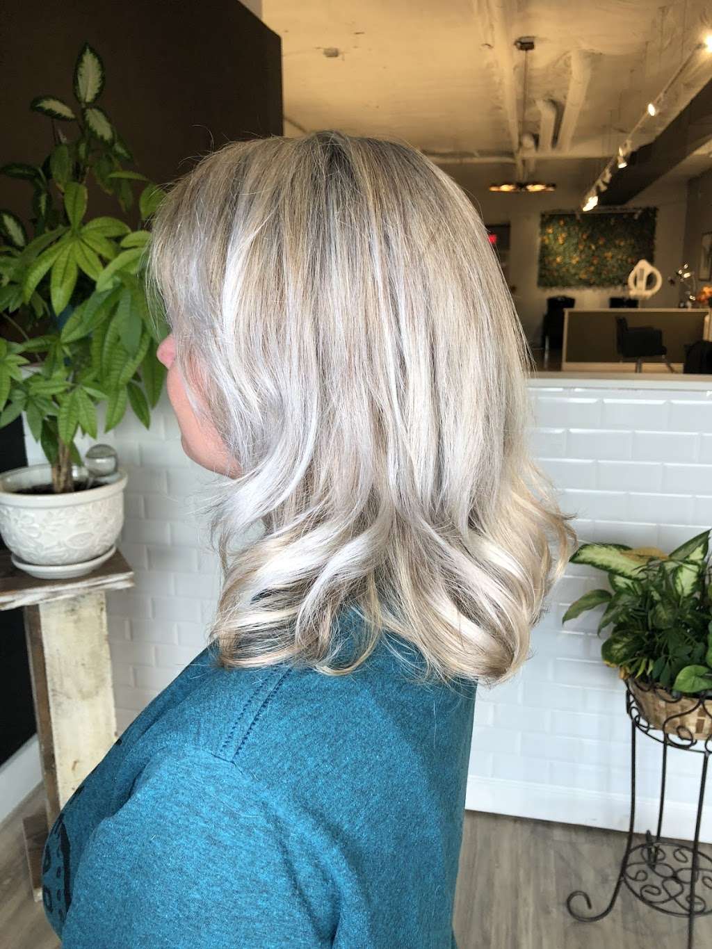 Modern Chic Hair by Hailey | 56 Main St, Oswego, IL 60543 | Phone: (630) 870-2105