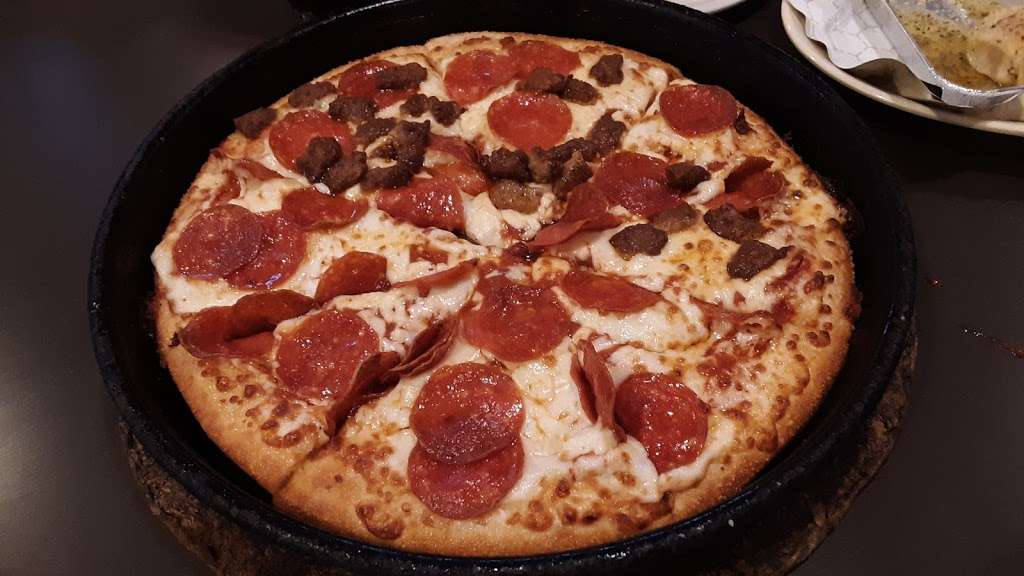 Pizza Hut | 110 S WW White Rd, San Antonio, TX 78219, USA | Phone: (210) 798-4800