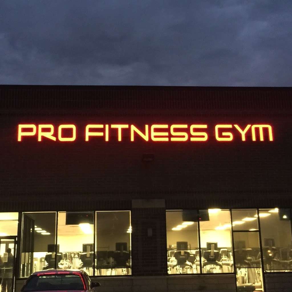 PRO FITNESS GYM | 2172 Lake Cook Rd, Algonquin, IL 60102, USA | Phone: (847) 458-2600