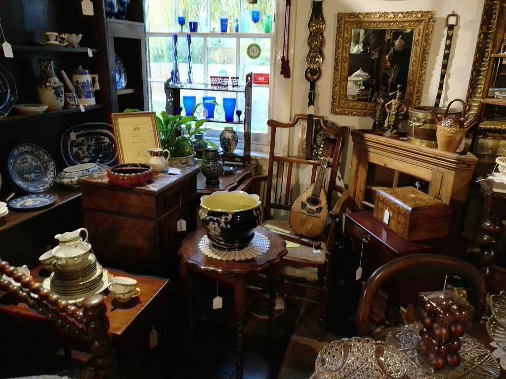 Megarrys Antiques & Teashop | Blacksmiths Alley, Blackmore, Ingatestone CM4 0RR, UK | Phone: 01277 821031