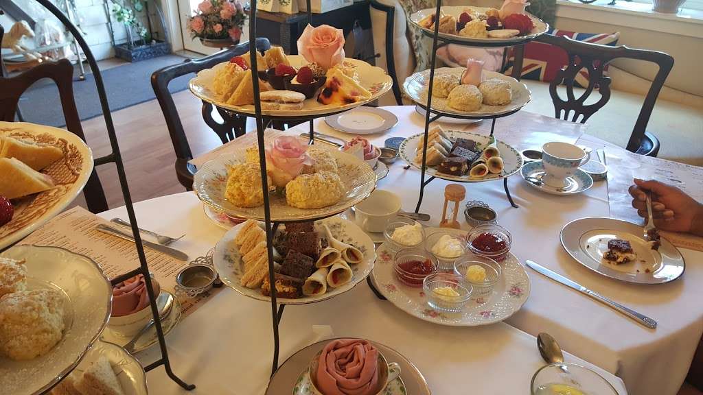 Florrie Kayes Tea Room | 69 Gleneida Ave, Carmel Hamlet, NY 10512 | Phone: (845) 225-8327