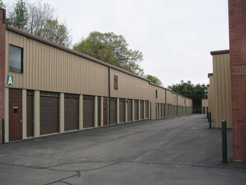 Burlington Self Storage | 35 Ray Ave, Burlington, MA 01803, USA | Phone: (781) 819-5648