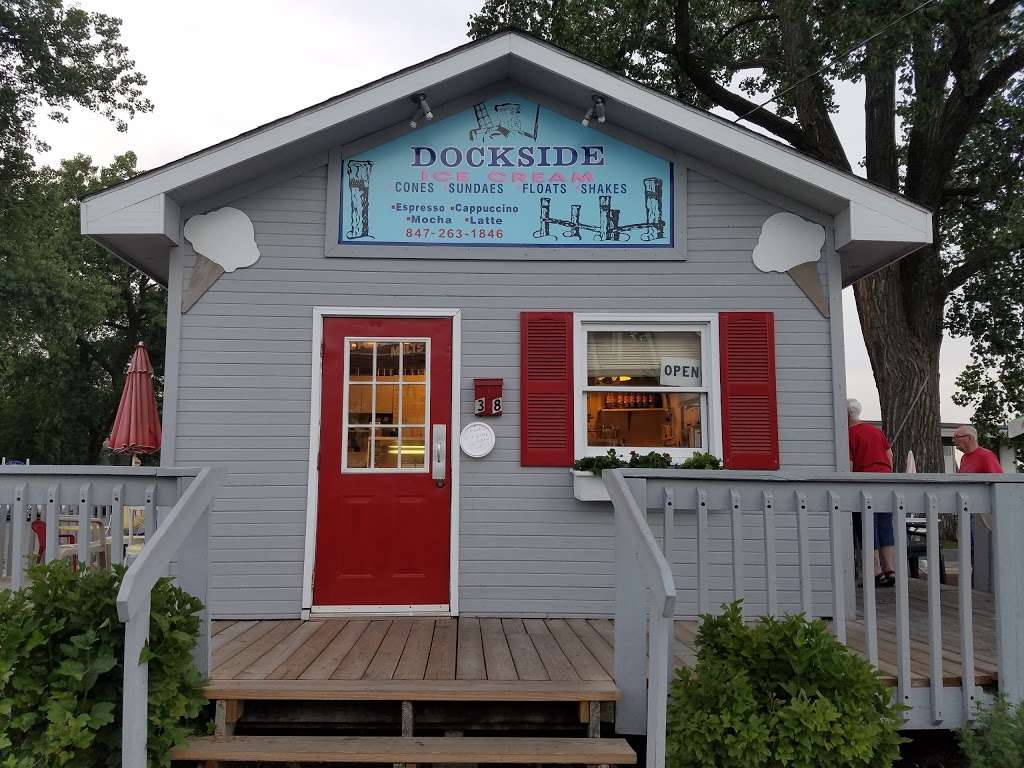 Dockside Ice Cream | 38 E Madison St, Waukegan, IL 60085, USA | Phone: (847) 263-1846
