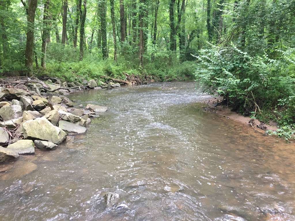 Holmes Run, VA | Falls Church, VA 22042, USA