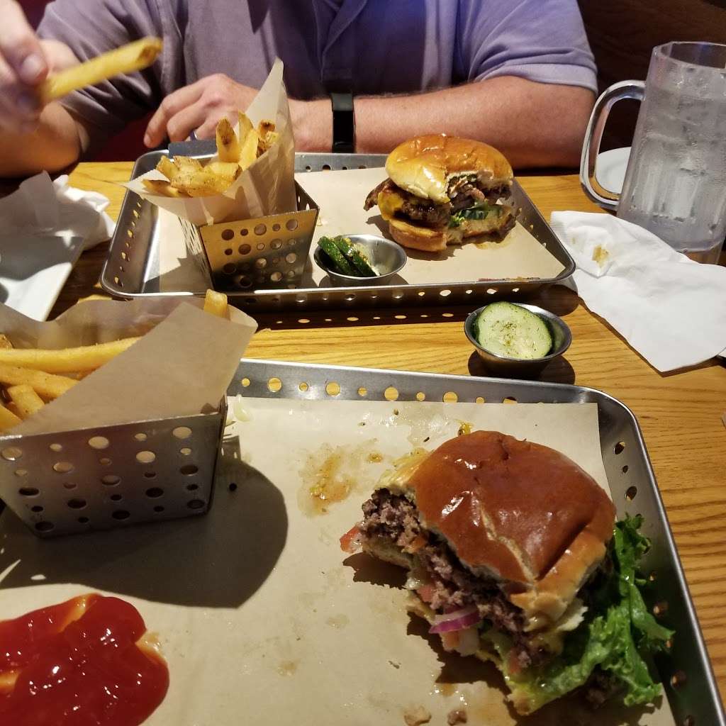 Chilis Grill & Bar | 17419 US-441, Mt Dora, FL 32757, USA | Phone: (352) 589-4002