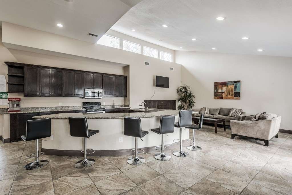 Rock Creek Apartments | 200 Hollow Tree Ln, Houston, TX 77090, USA | Phone: (281) 306-5860