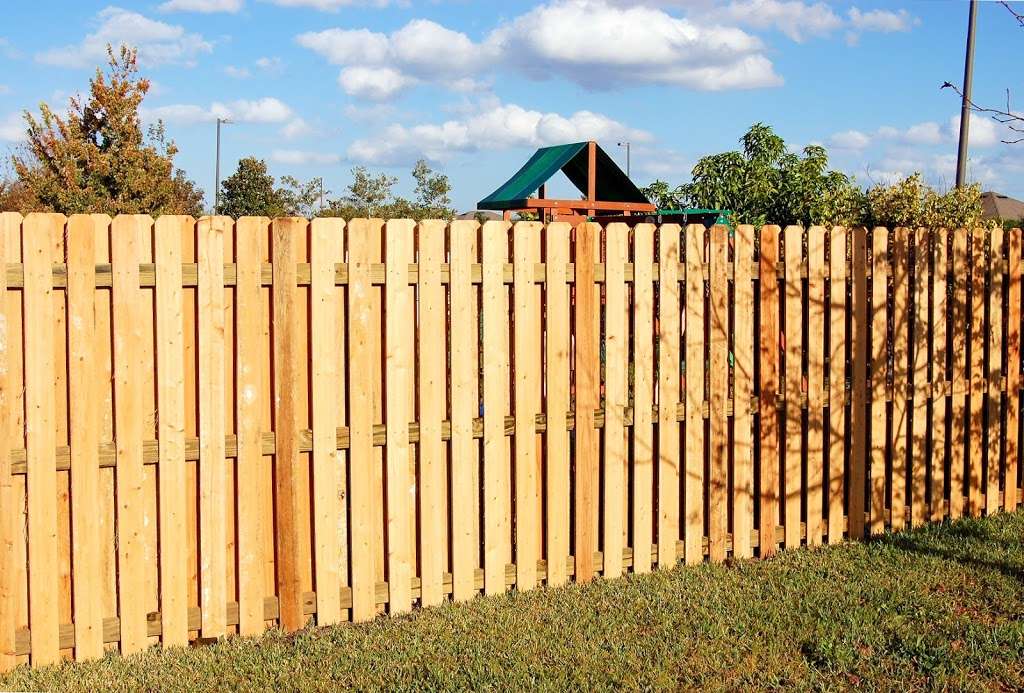 Fence Outlet | 9671 S Orange Blossom Trail, Orlando, FL 32837, USA | Phone: (407) 851-6660