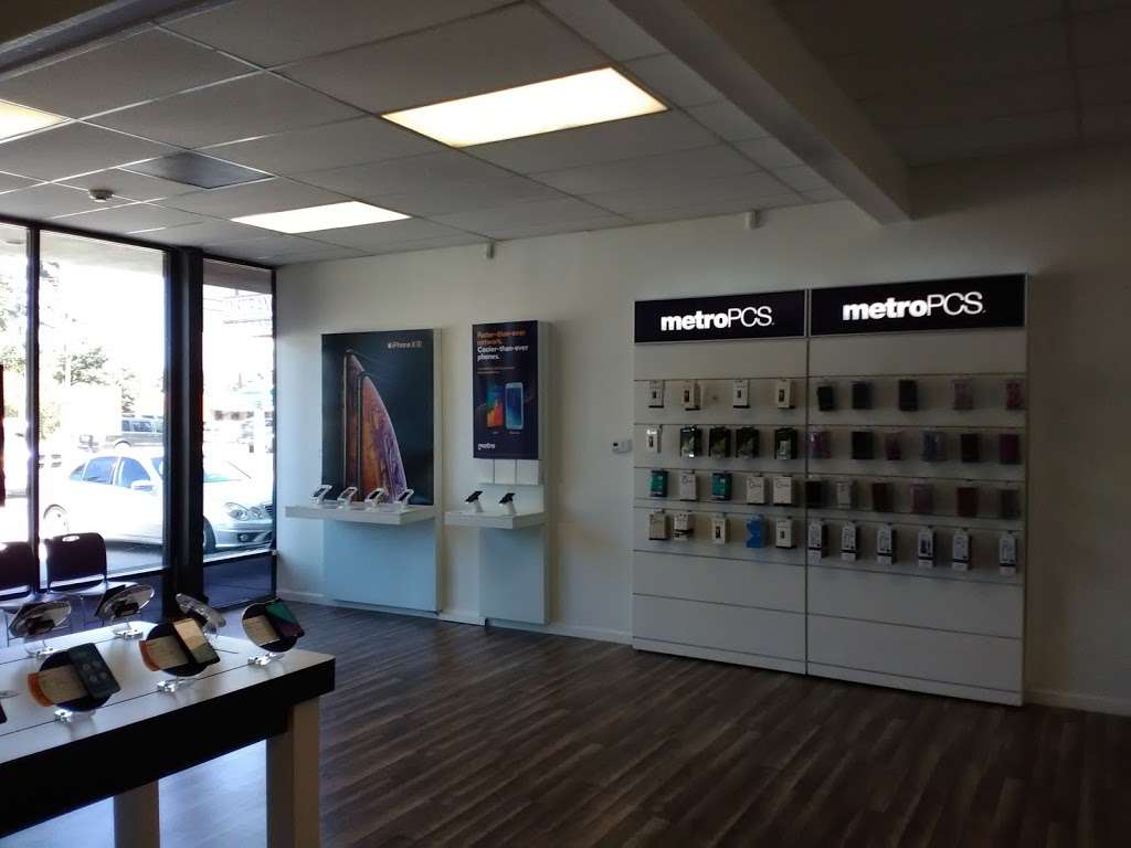 Metro by T-Mobile | 4562 FM 1960, Humble, TX 77346, USA | Phone: (832) 644-1217