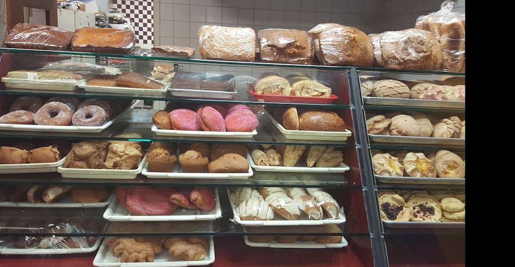 Emmanuel’s Bakery & Deli | 243 Nassau Rd, Roosevelt, NY 11575, USA | Phone: (516) 992-8855