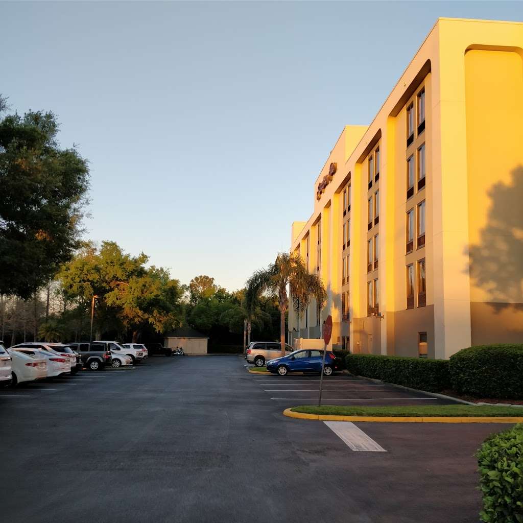 Hampton Inn closest to Universal Orlando | 5621 Windhover Dr, Orlando, FL 32819, USA | Phone: (407) 351-6716