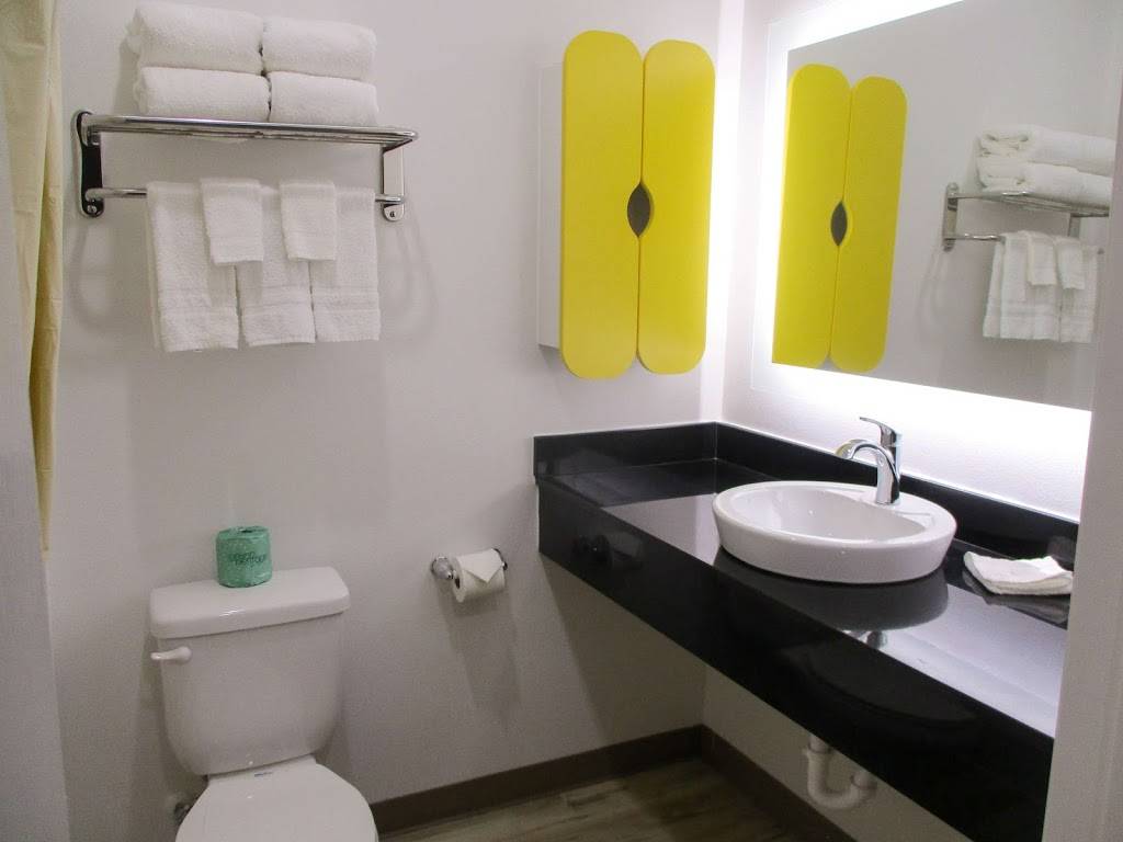 Studio 6 Port Allen, LA - Baton Rouge I-10 | 2740 N Westport Dr, Port Allen, LA 70767, USA | Phone: (225) 248-6222