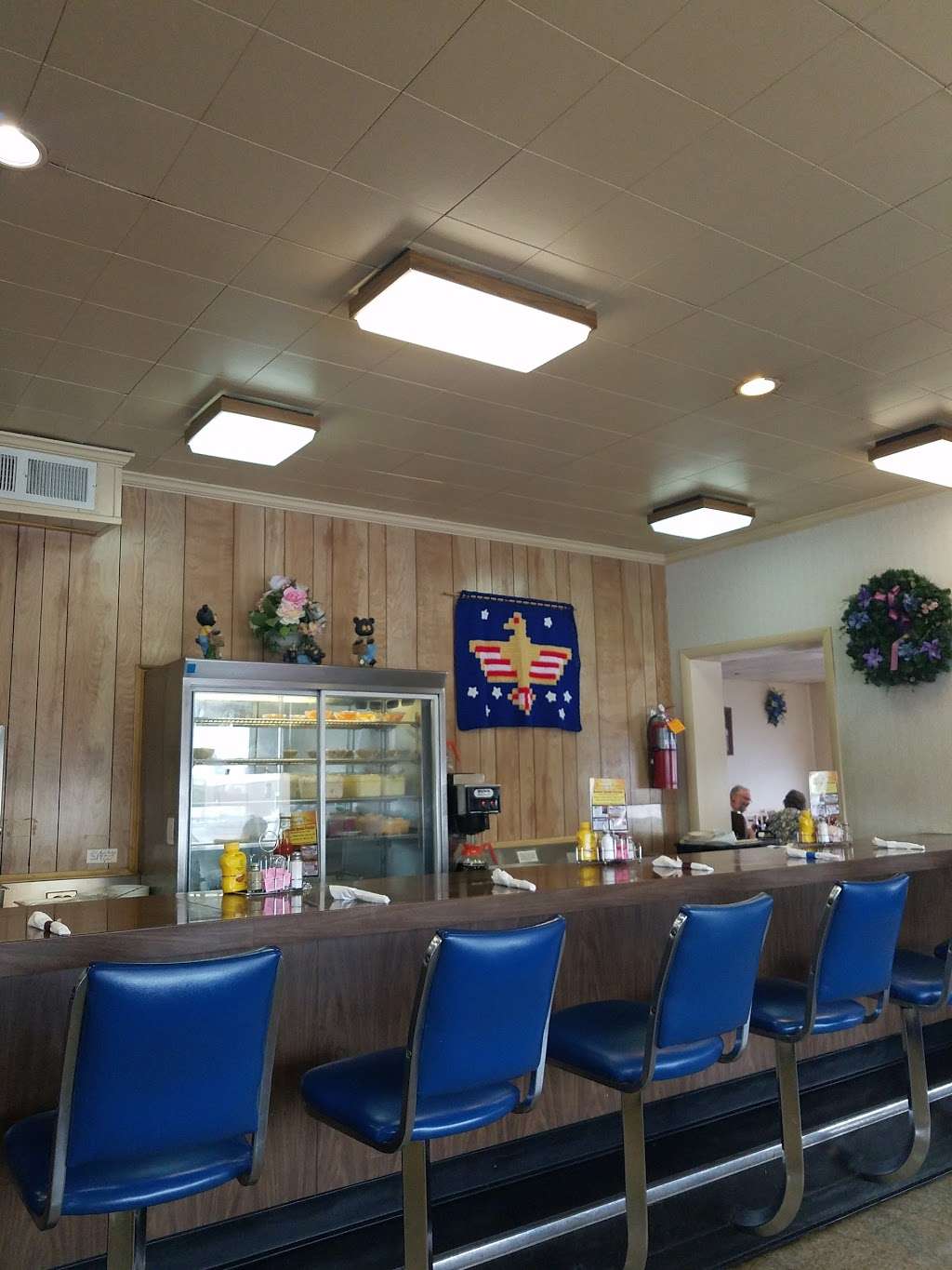 Sunnyway Diner | 140 N Antrim Way, Greencastle, PA 17225, USA | Phone: (717) 597-3928