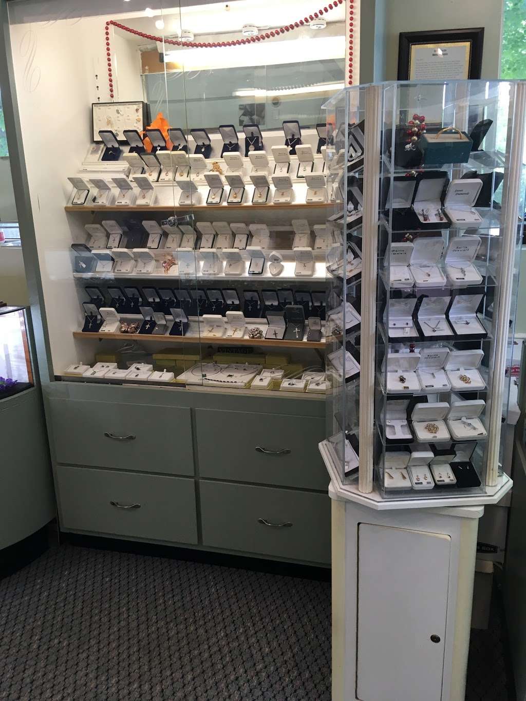 Bartle Jewelers | 525 S Rochester St, Mukwonago, WI 53149, USA | Phone: (262) 363-7617